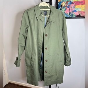 Gap green trench coat. NWT.  Size xl.